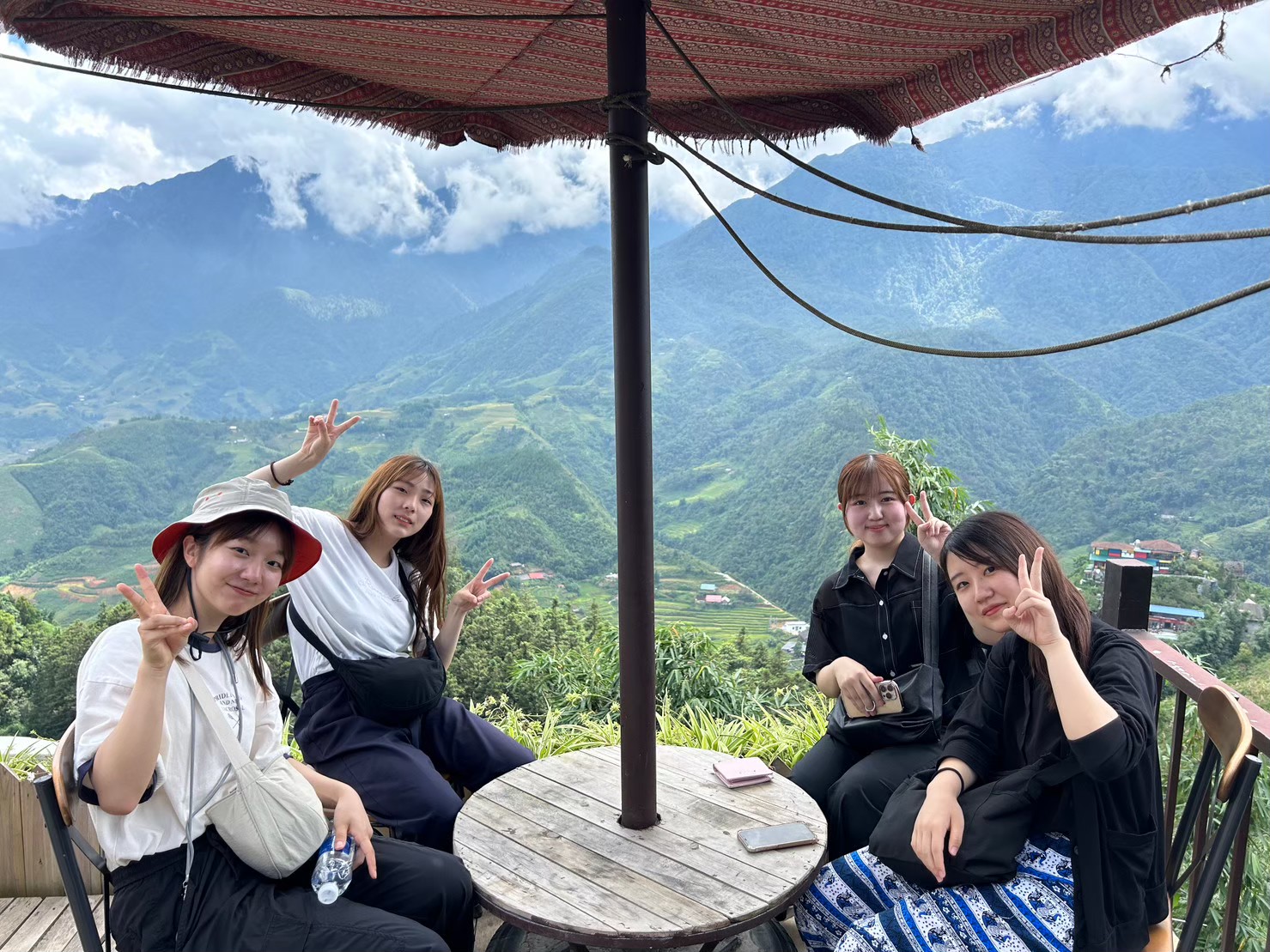 LINE_ALBUM_スタツア🇻🇳_240218_15