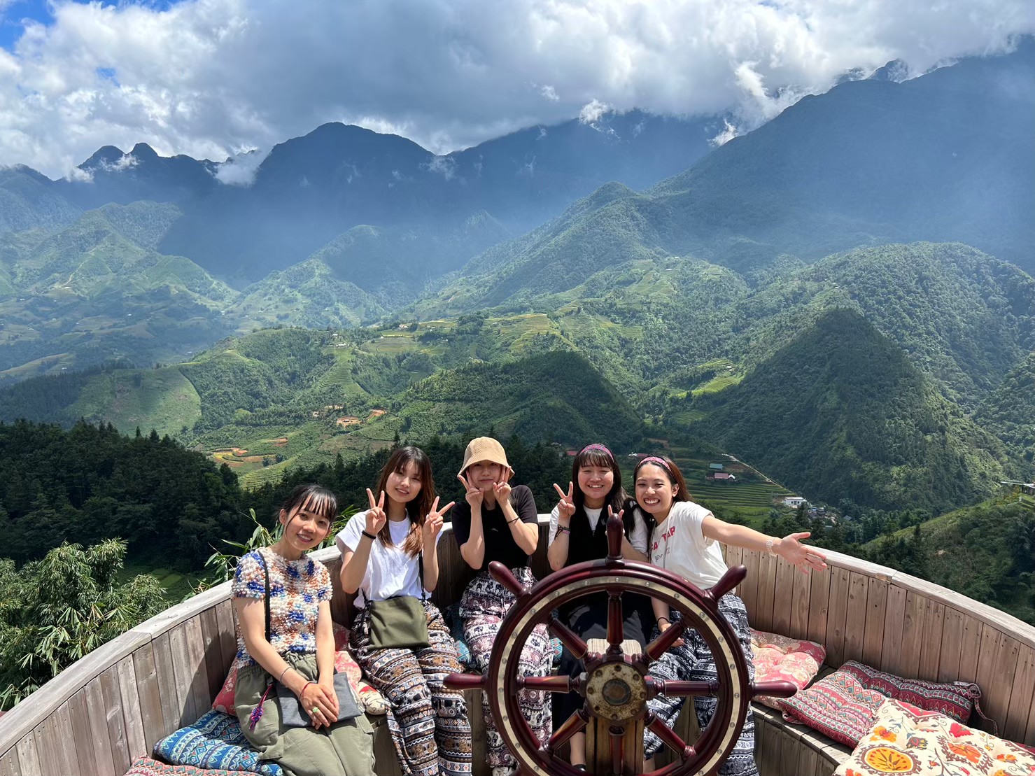 LINE_ALBUM_スタツア🇻🇳_240218_17